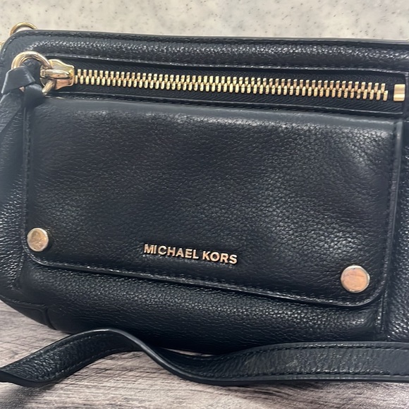 Michael Kors Mitchell Black Crossbody - Picture 3 of 12